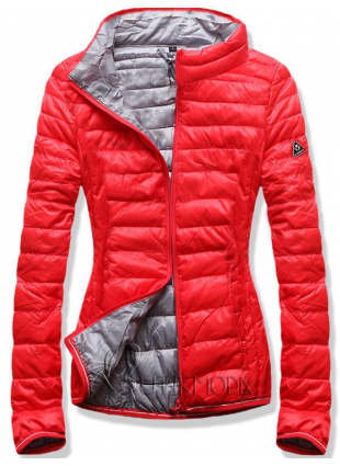 Piros és szürke színű tavaszi steppelt dzseki