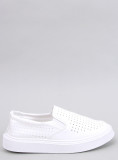 Perforált slip-on tornacipő - fehér színű