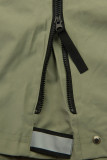 Olívazöld színű átmeneti parka derékban behúzással
