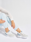 Női szürke színű sneaker rejtett sarokkal