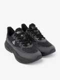 Könnyű fekete színű sneaker cipő szellős felsőrésszel
