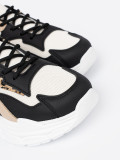 Fekete és bézs színű női sneaker cipő vastag talppal