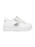 Fehér színű sneaker cipő fémes ezüstszínű akcentussal