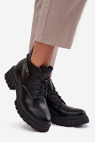 Alacsony, meleg béléses bokacsizma díszpánttal, fekete