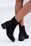 Fekete színű alacsony sarkú bokacsizma cipzárral