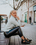 Sárga színű steppelt tavaszi dzseki