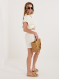 Fehér színű viszkóz rövidnadrág övvel