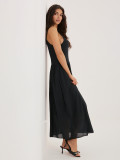 Fekete színű maxi nyári ruha vállpánttal