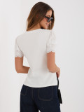 Csipkés rövid ujjú blúz ekrü színben