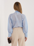 Női világoskék csíkos ing megkötéssel