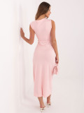 Elegáns rózsaszínű ujjatlan midi ruha