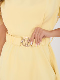 Sárga színű bővülő midi ruha övvel
