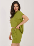 Női olívazöld színű rövidnadrág övvel