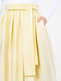 Sárga színű elegáns midi szoknya csíkos mintával és övvel