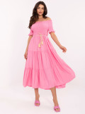 Rózsaszínű off-shoulder fazonú midi ruha