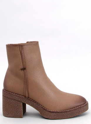 Gumisarkú női csizma - barna színű