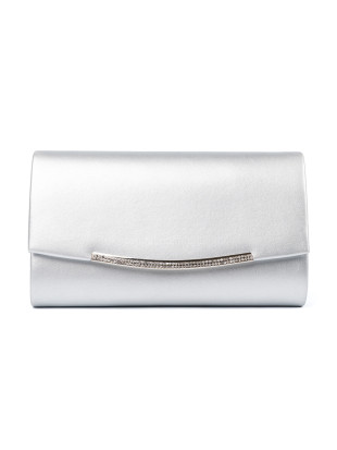 Ezüstszínű clutch lánccal