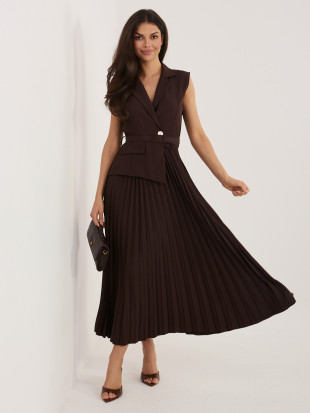 Elegáns barna színű midi ruha övvel és flitterekkel