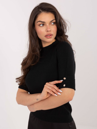 Elegáns fekete színéu félgarbós pulóver gombokkal