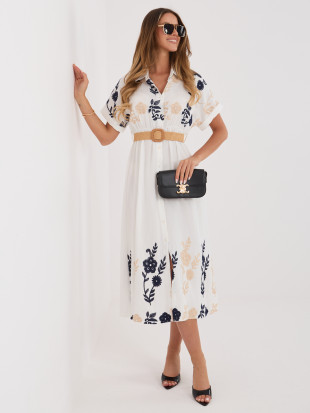 Fehér-sötétkék színű hímzett, öves midi ingruha