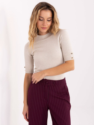 Elegáns bézs pulóver állógallérral és rövid ujjal