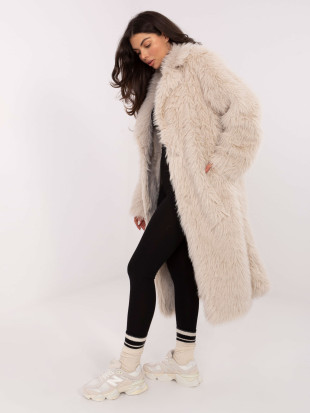 Elegáns bézs színű női kabát béléssel