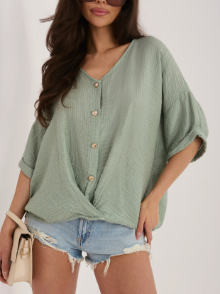 Stílusos khaki színű blúz V-nyakkivágással és rövid ujjal